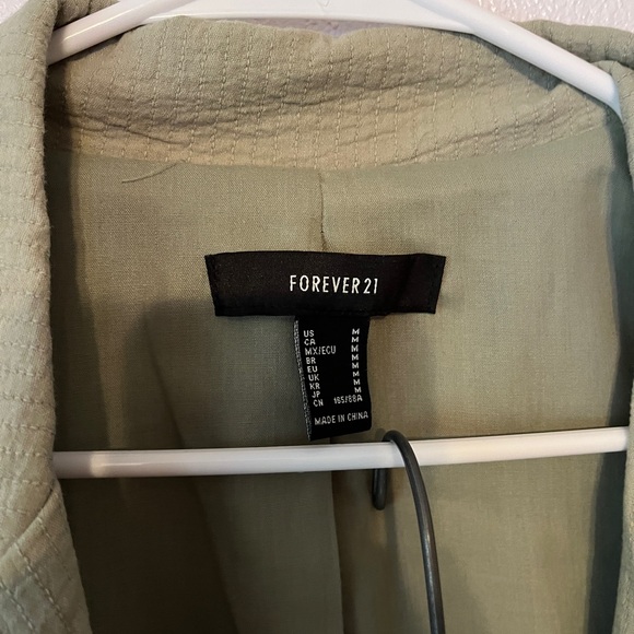 Forever 21 Pastel Green Blazer and Short Set - Picture 9 of 10